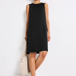 Knälång klänning med rynkad detalj