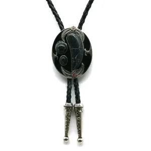 Bolo tie i svart läder med ovalt hänge och natursten