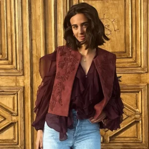 Broderad Fuskmocka Väst Dam Kort Modell