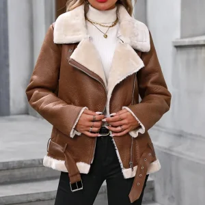 Brun jacka med teddyfoder